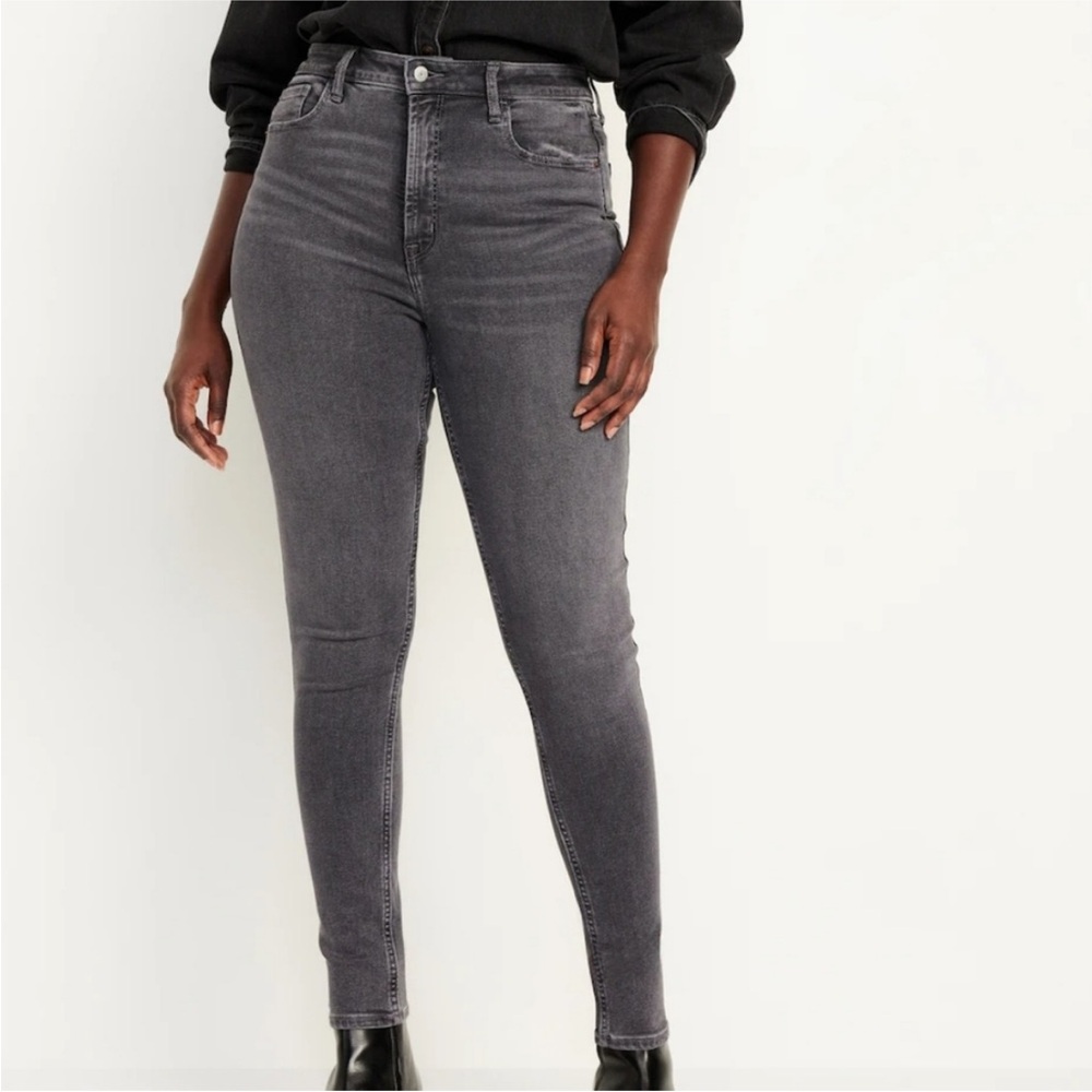 Old Navy Extra High-Rise Rockstar 360 Stretch Super Skinny Jeans